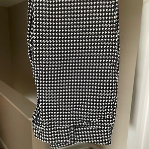 Old Navy Pixie Pants Size 8 - Black & White
